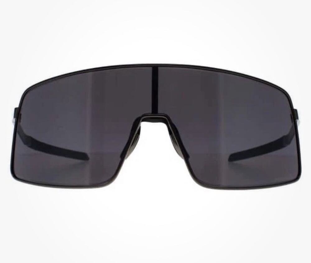 Oakley Shield Sunglasses in Black